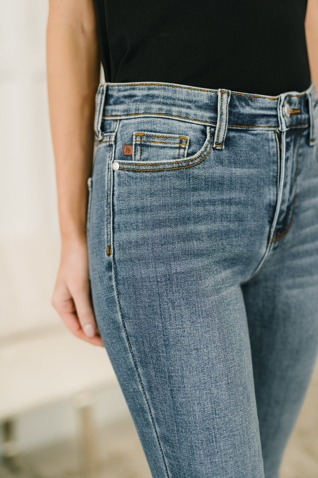 Plus Size Mid Rise Capri Pants for Curvy Women