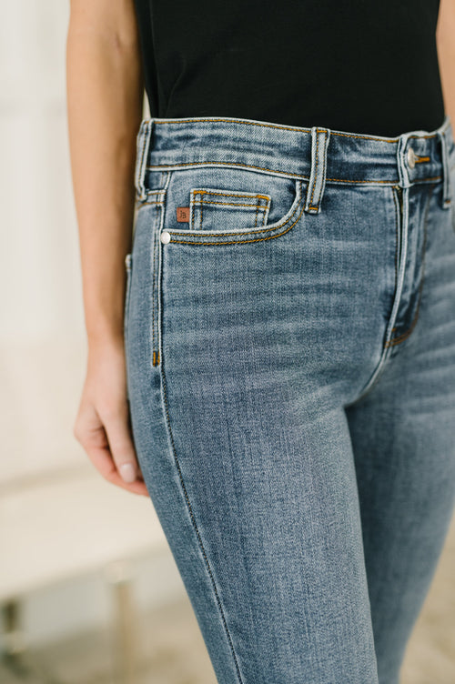 Plus Size Mid Rise Capri Pants for Curvy Women