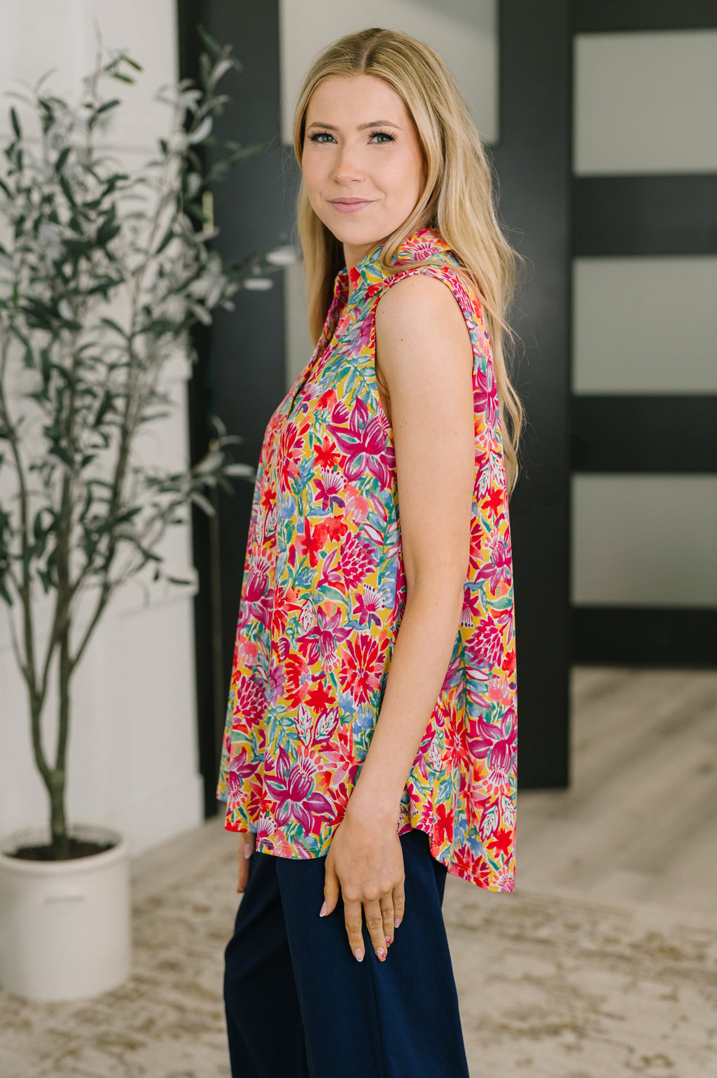 Island Bloom Collared Sleeveless Top for Plus Size Women