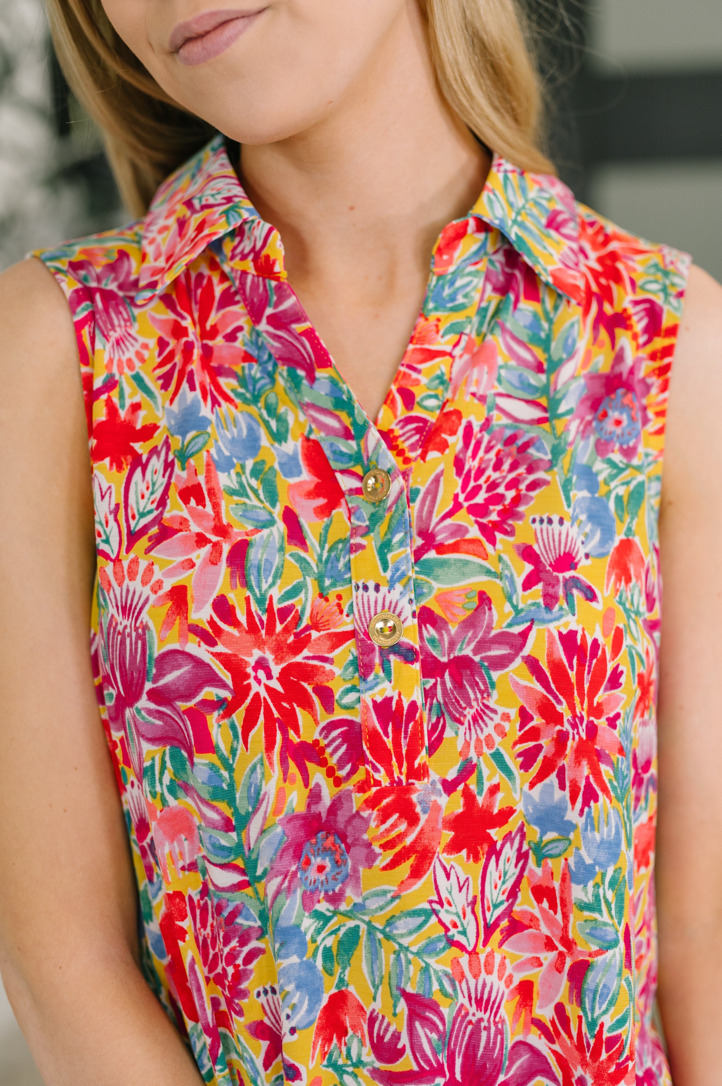 Island Bloom Collared Sleeveless Top for Plus Size Women